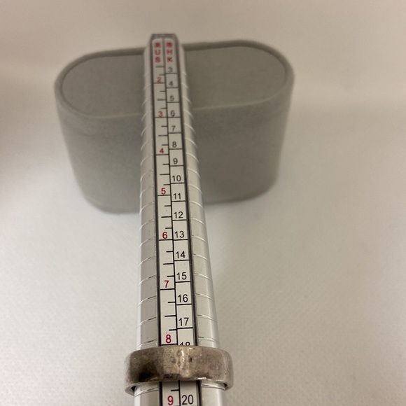 Beautiful SS, marcasite & amethyst ring. About US size 8. Marked 925. - Picture 6 of 6